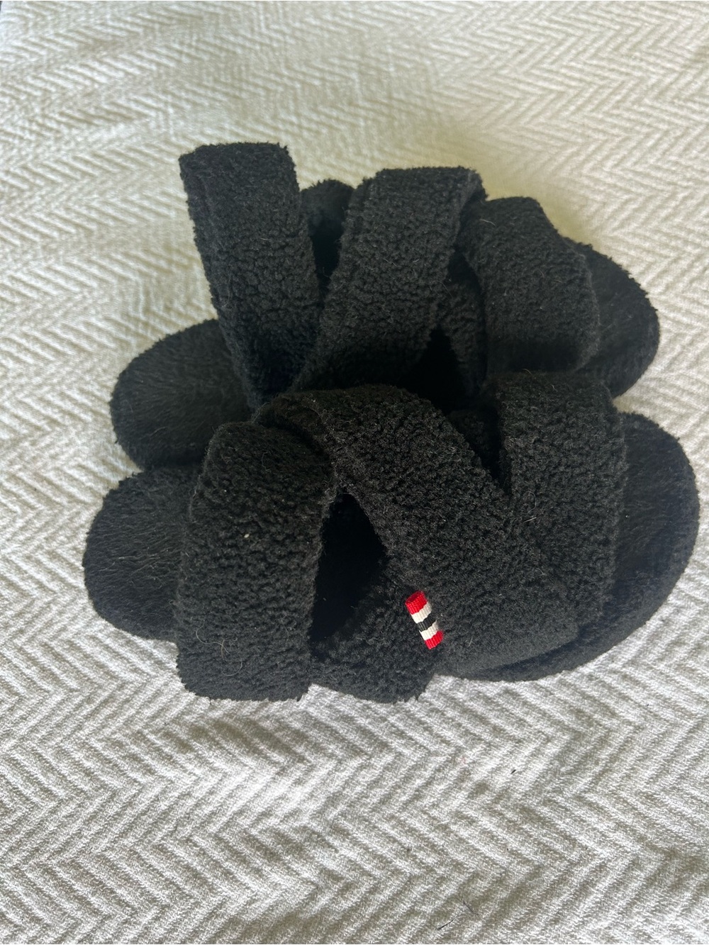 NWOT Hunter Black Sherpa Strap Slippers